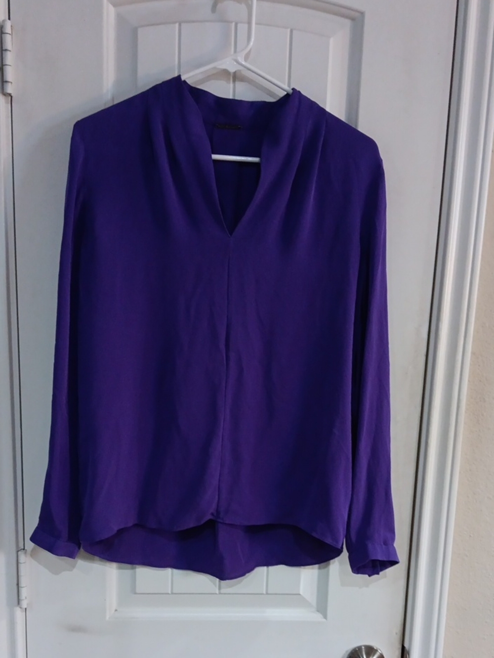 Elie Tahari 100% Silk Purple V-Neck Metal Bar Blouse Small